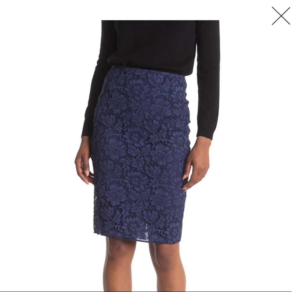 Valentino Lace Pencil Skirt (2)